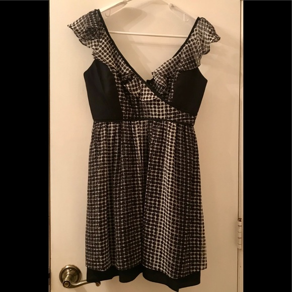 BCBGeneration Dress Black & White   Size 6 - Picture 2 of 7